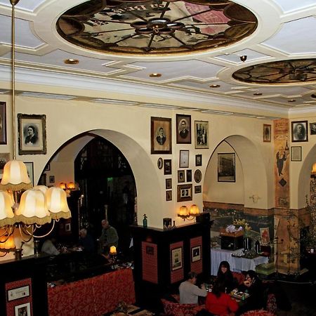 בראשוב Hotel Coroana מראה חיצוני תמונה