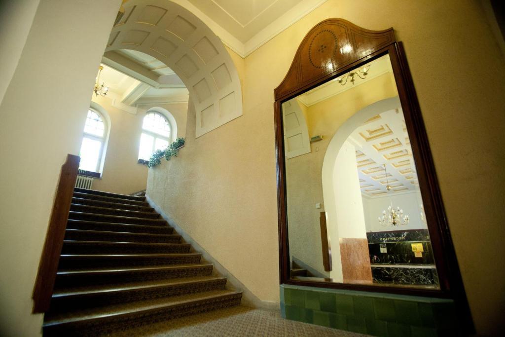 בראשוב Hotel Coroana מראה חיצוני תמונה
