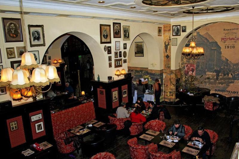 בראשוב Hotel Coroana מראה חיצוני תמונה