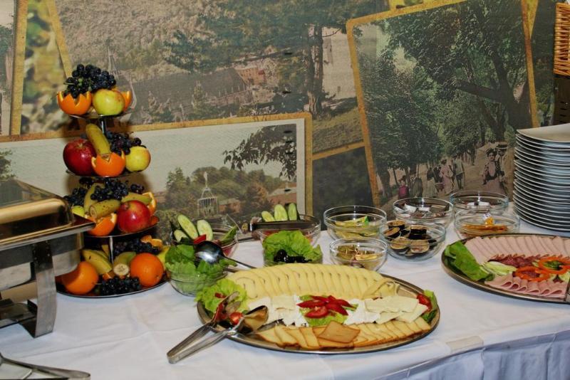 בראשוב Hotel Coroana מראה חיצוני תמונה