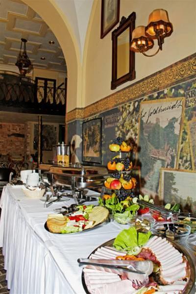בראשוב Hotel Coroana מראה חיצוני תמונה
